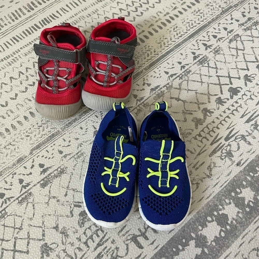 🦋 Clearance Toddler size 6 water shoes OshKosh‎